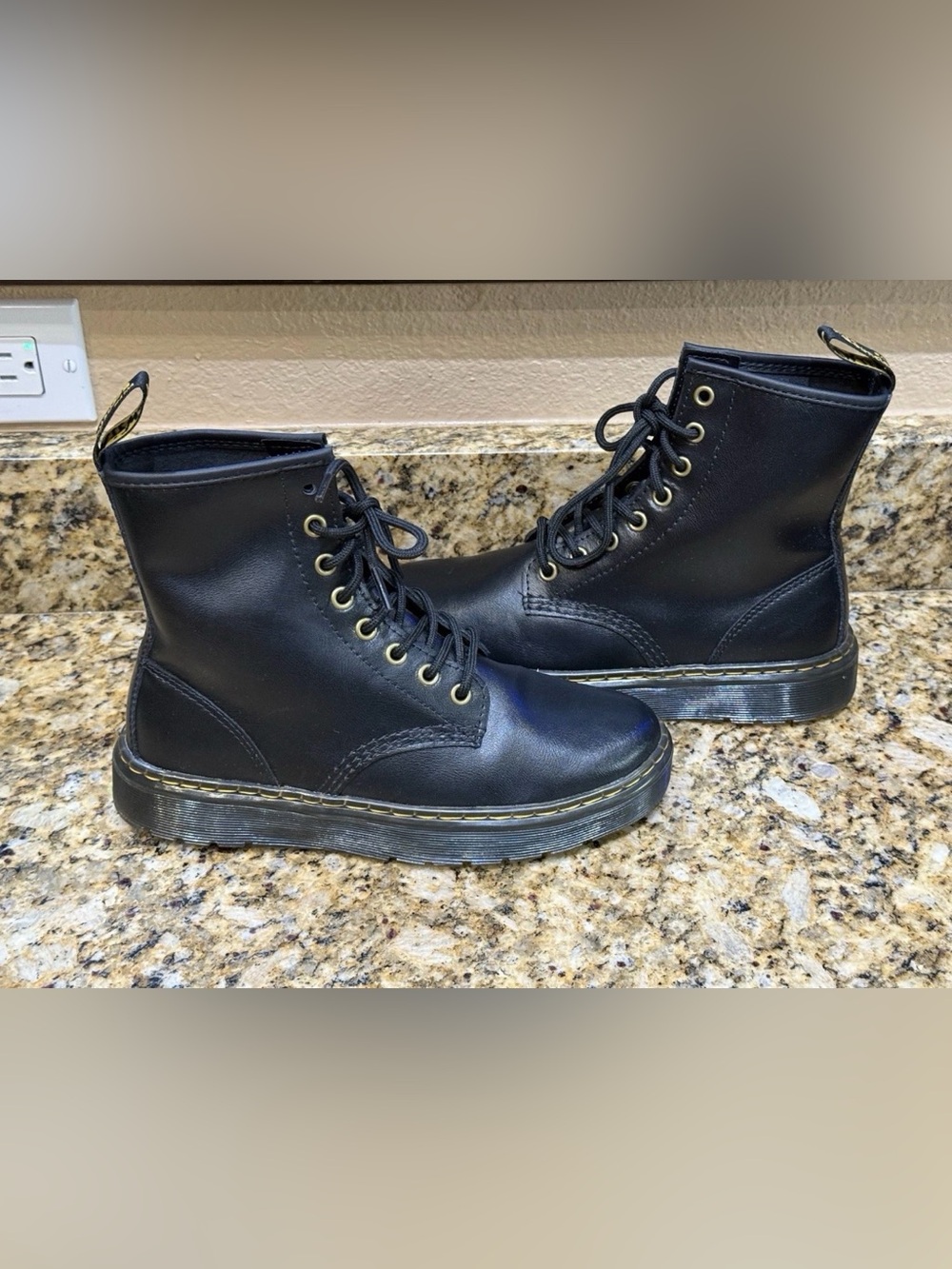 Dr Martens Boots Zavala AW004 Black Combat Smooth Leather Womens 7 Mens 6 New